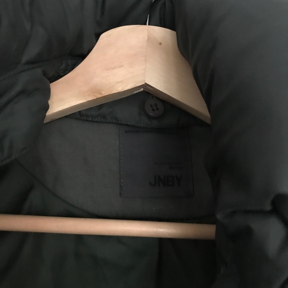 JNBY Dark Green Lightweight Matte Puffer size MEDIUM - Picture 3 of 8